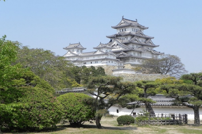 日本で最初に世界遺産に認定されて、天を舞う白鷺のように見える国宝「姫路城」、別名「白鷺城」 ! 書寫山山頂付近の園教寺と麓を結ぶ書寫山ロープウェイ往復付き ! 日本で最初に世界遺産に認定されて、天を舞う白鷺のように見える国宝「姫路城」、別名「白鷺城」 ! 書寫山山頂付近の園教寺と麓を結ぶ書寫山ロープウェイ往復付き !