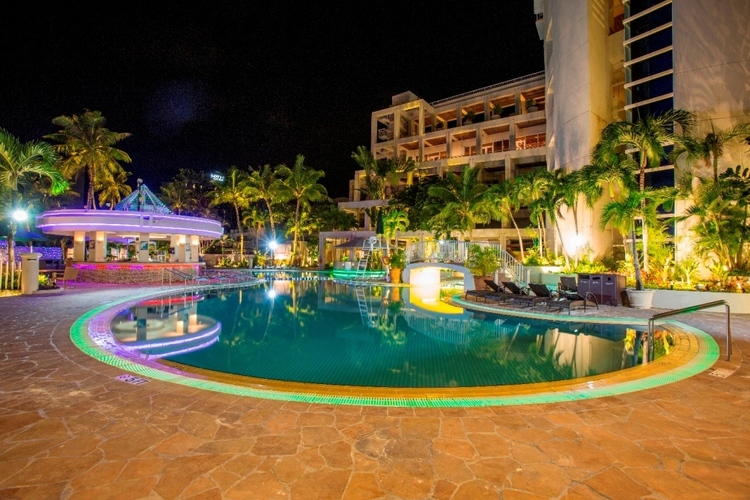 グアム 予約 充実のスターライトbbq 夕日のビーチで大人気バーベキュー 飲み放題 送迎付 ザ ウェスティン リゾート グアム内